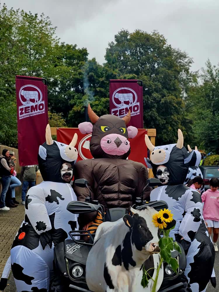 ZEMO_Kerweumzug_2.jpg